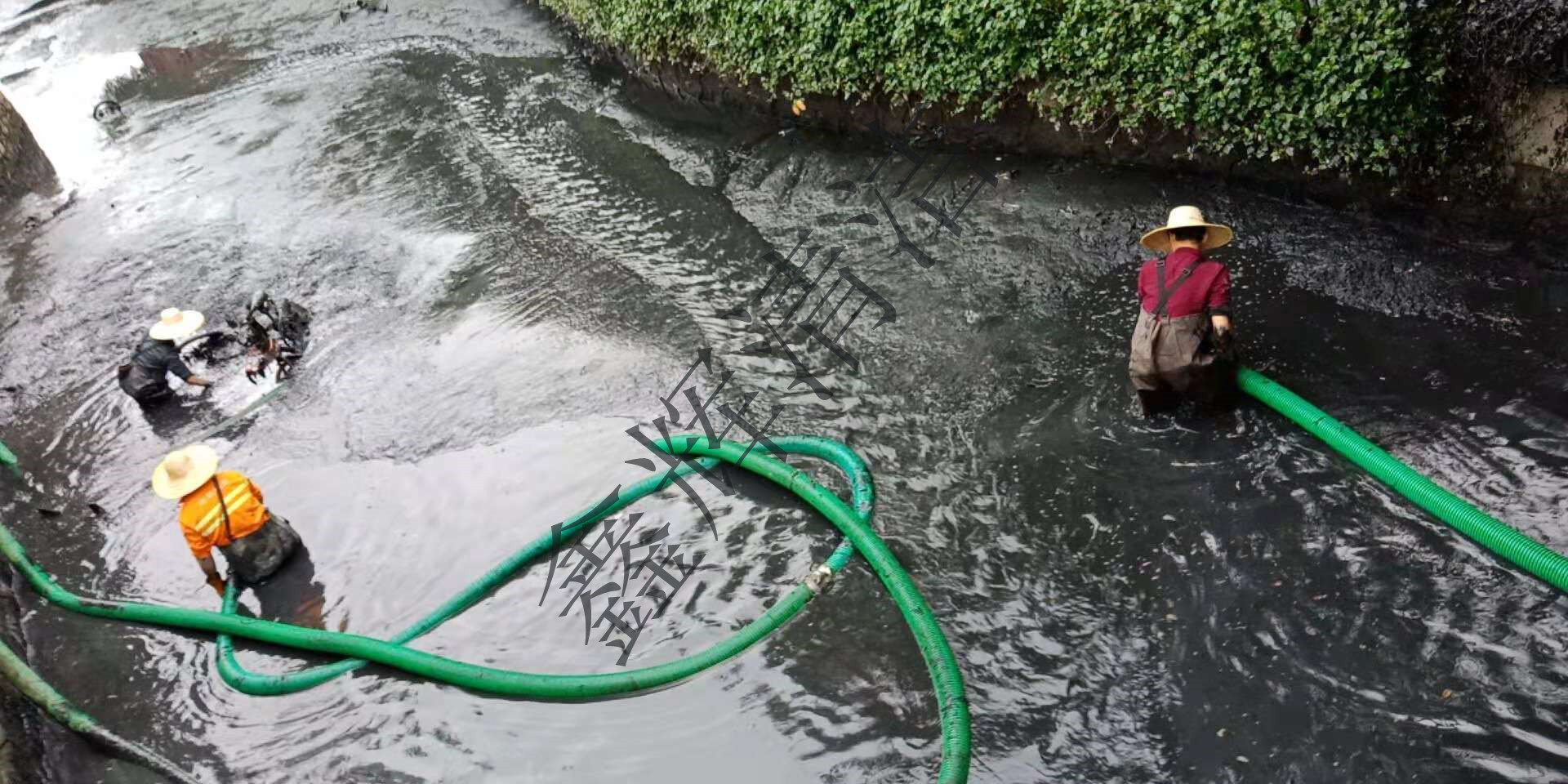 清理化粪池